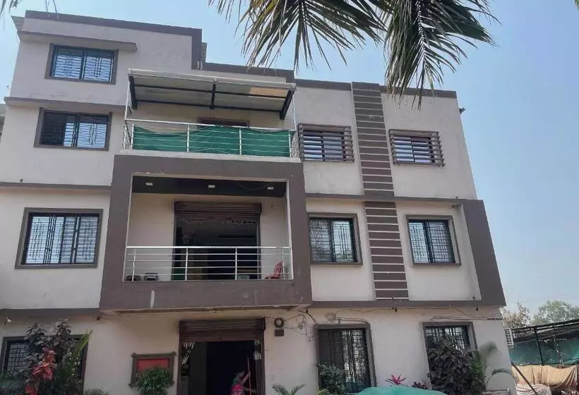 Hotelli Oyo 80950b Samrat Lodge