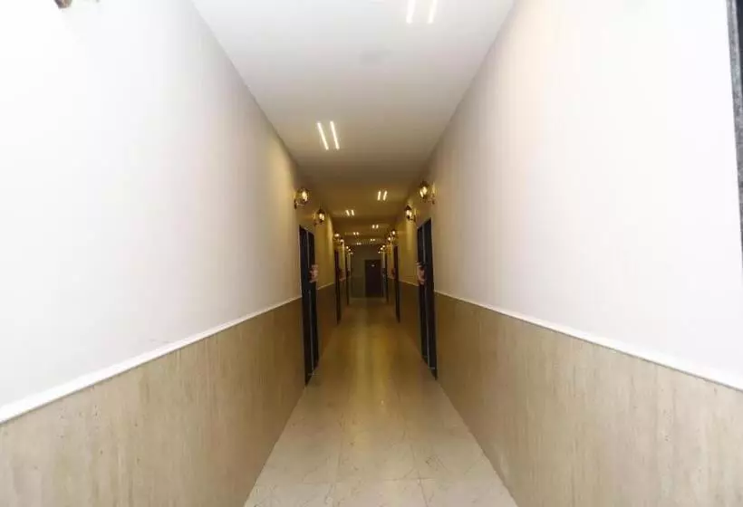 Hotelli Oyo 80950b Samrat Lodge