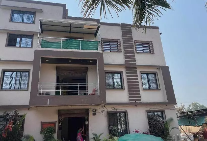 Hotelli Oyo 80950b Samrat Lodge
