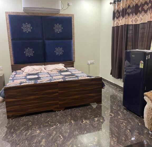 Hotel Oyo 80950b Samrat Lodge