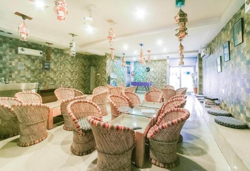 酒店 Collection O Ak Acacia Jazz Club