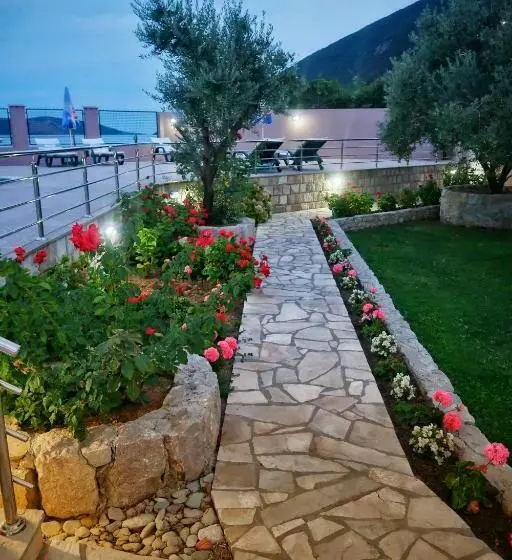 پانسیون Apartments Maxi Katić