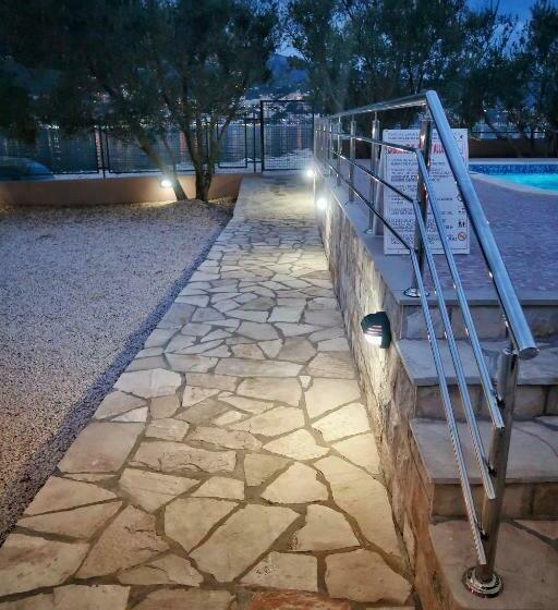 پانسیون Apartments Maxi Katić