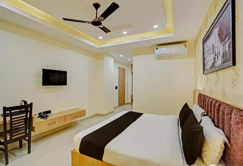 هتل Royal Tela Near Igi Airport Delhi