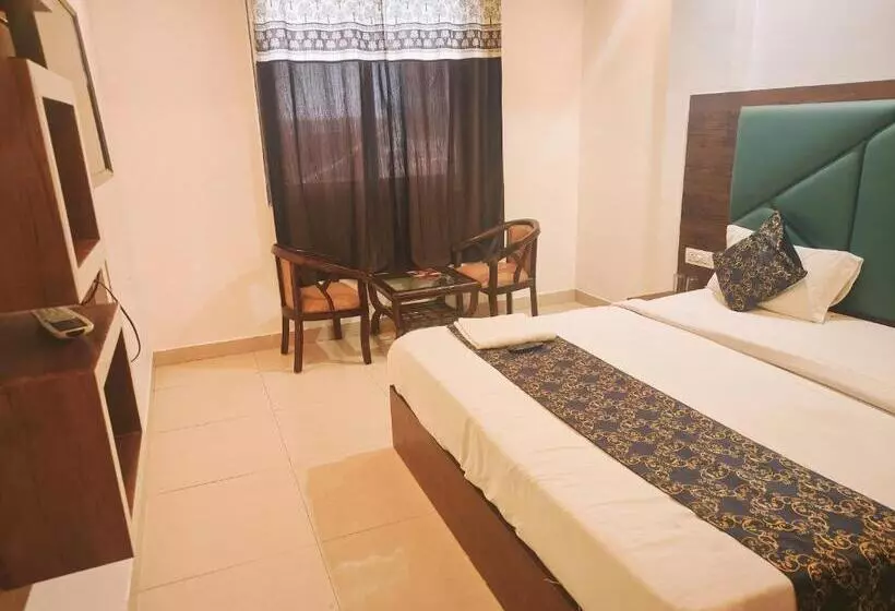 هتل Royal Tela Near Igi Airport Delhi