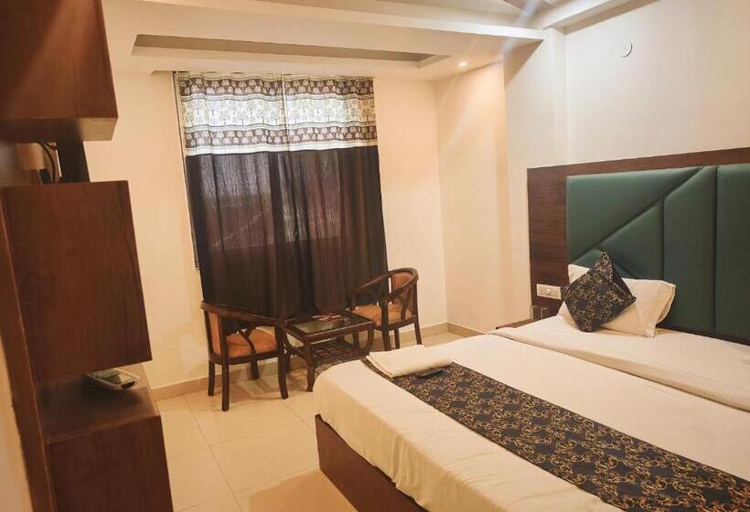 בית מלון כפרי Royal Tela Near Igi Airport Delhi