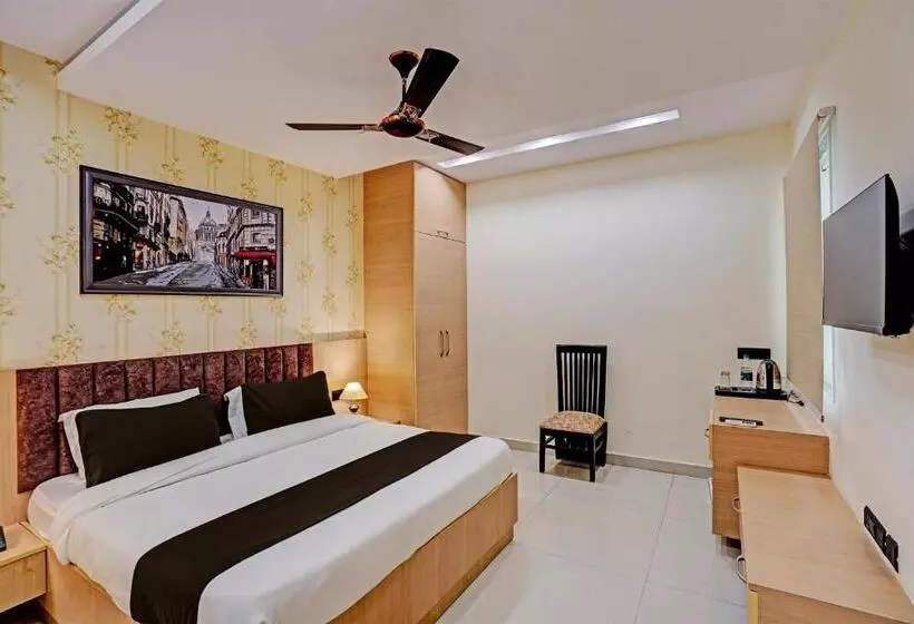 هتل Royal Tela Near Igi Airport Delhi