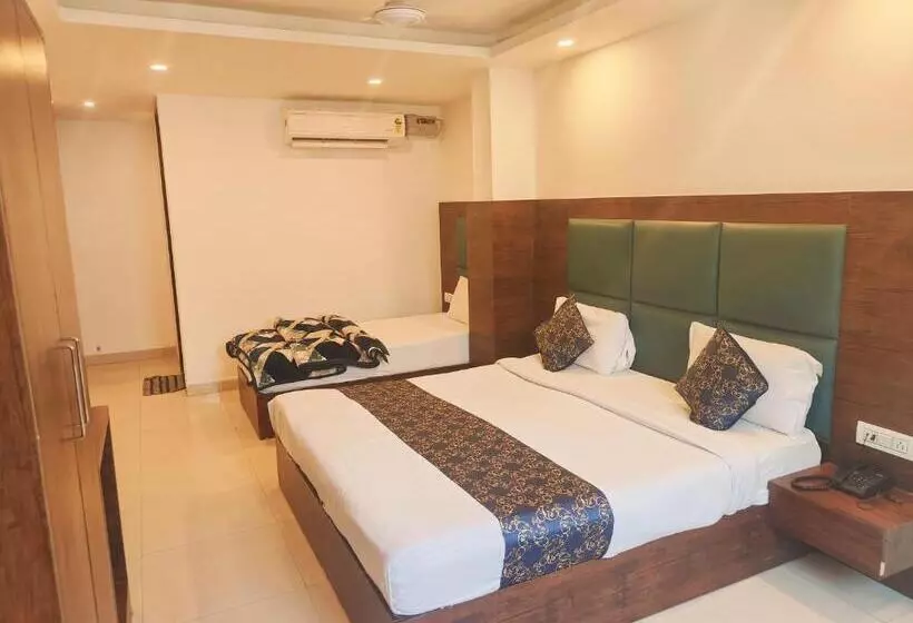 هتل Royal Tela Near Igi Airport Delhi