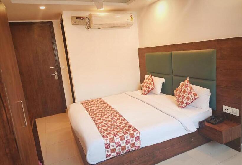 בית מלון כפרי Royal Tela Near Igi Airport Delhi