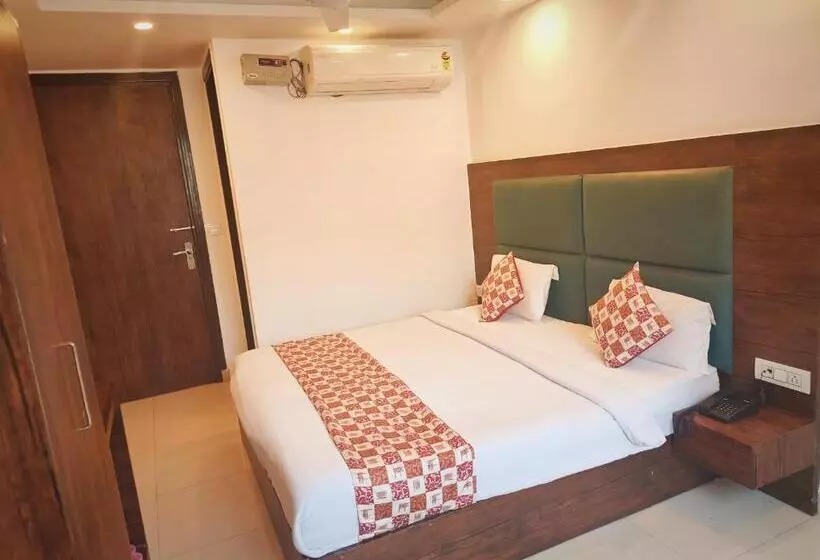 هتل Royal Tela Near Igi Airport Delhi