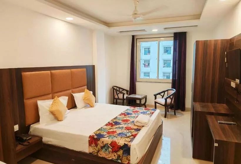 هتل Royal Tela Near Igi Airport Delhi