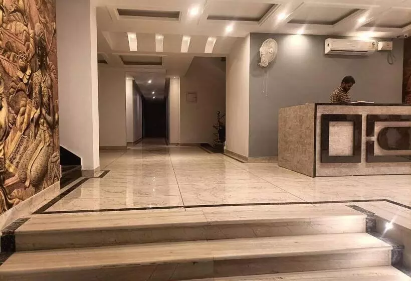 هتل Royal Tela Near Igi Airport Delhi