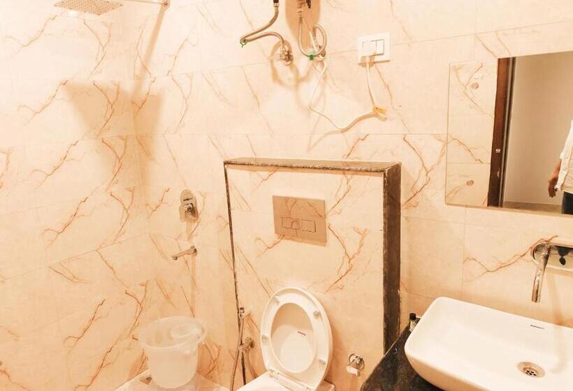 בית מלון כפרי Royal Tela Near Igi Airport Delhi