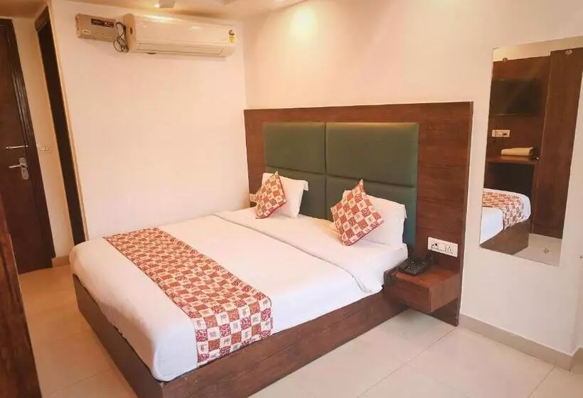 هتل Royal Tela Near Igi Airport Delhi