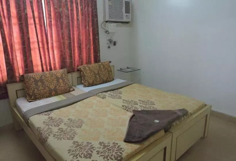 ペンション Roshini Serviced Apartments