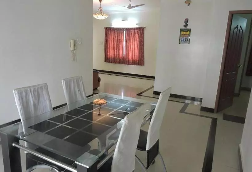 ペンション Roshini Serviced Apartments