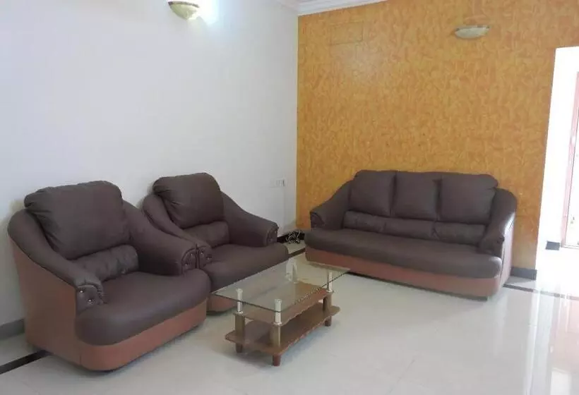 ペンション Roshini Serviced Apartments