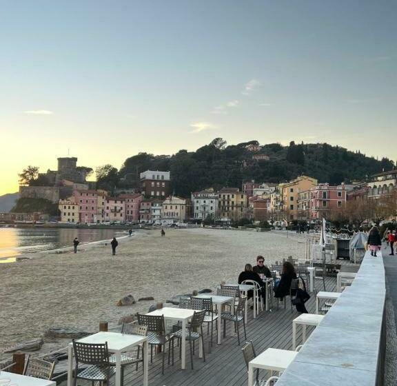 هاستل La Torretta A San Terenzo