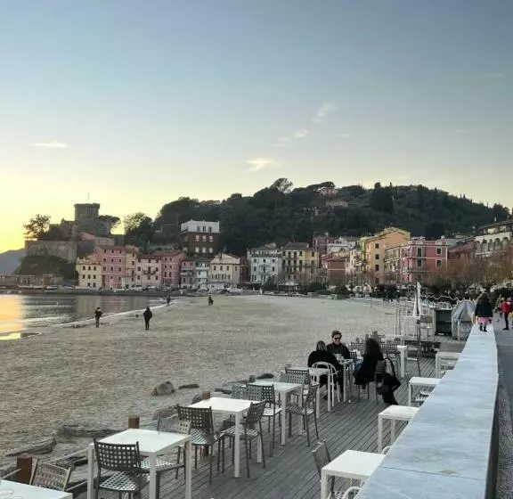 ユースホステル La Torretta A San Terenzo
