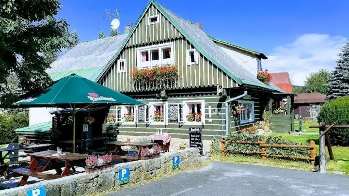 Retkeilymaja Penzion A Restaurace U Paseků