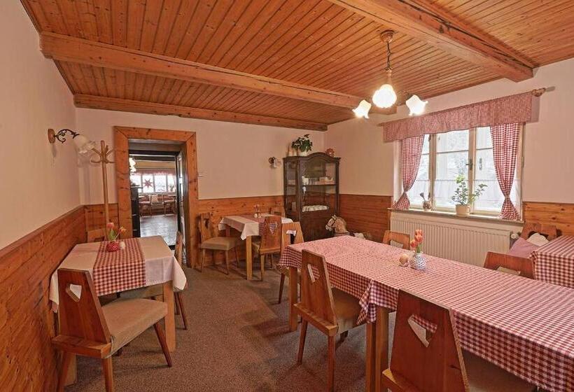 Alberg Penzion A Restaurace U Paseků