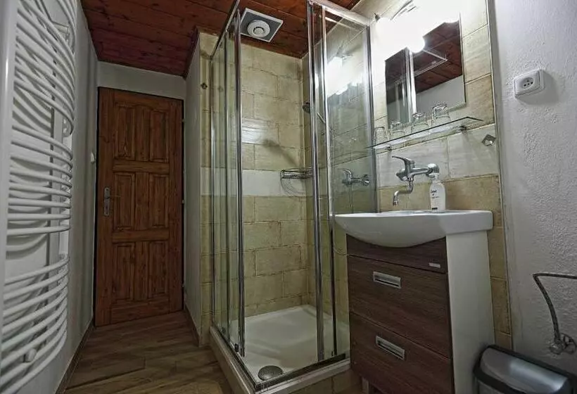 Retkeilymaja Penzion A Restaurace U Paseků