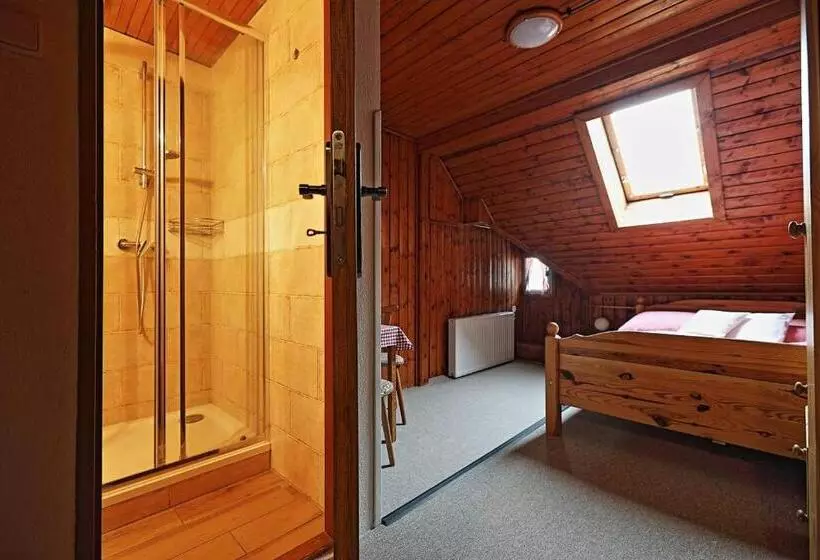 Retkeilymaja Penzion A Restaurace U Paseků