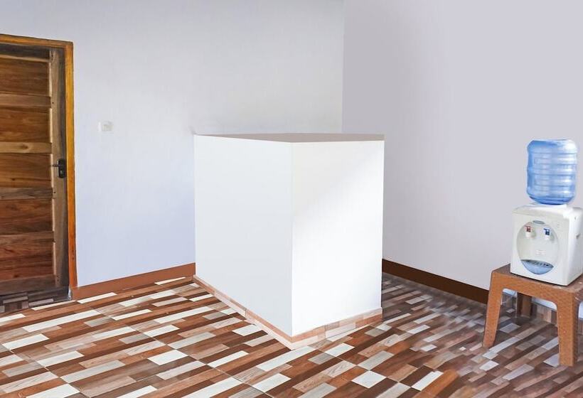 Szálloda Oyo 90925 Penginapan Dafandra Beach