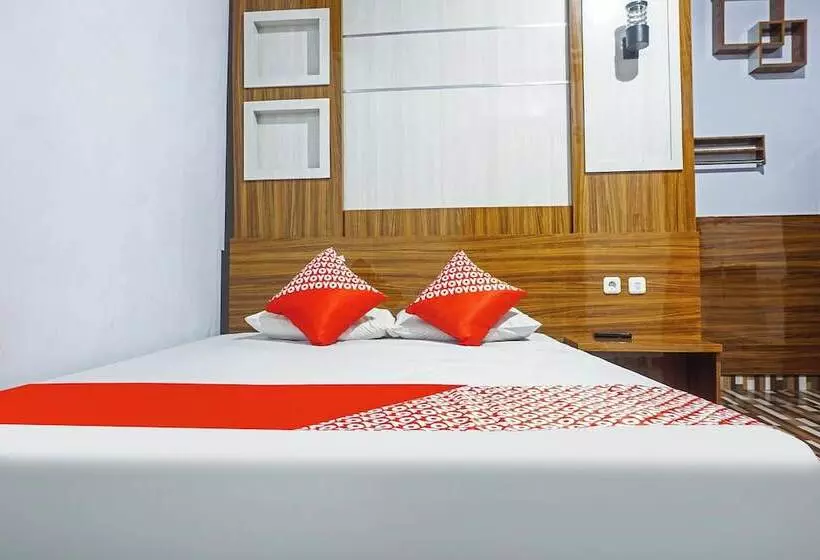 Hotelli Oyo 90925 Penginapan Dafandra Beach
