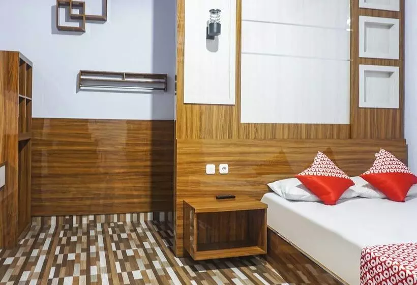 Hotelli Oyo 90925 Penginapan Dafandra Beach