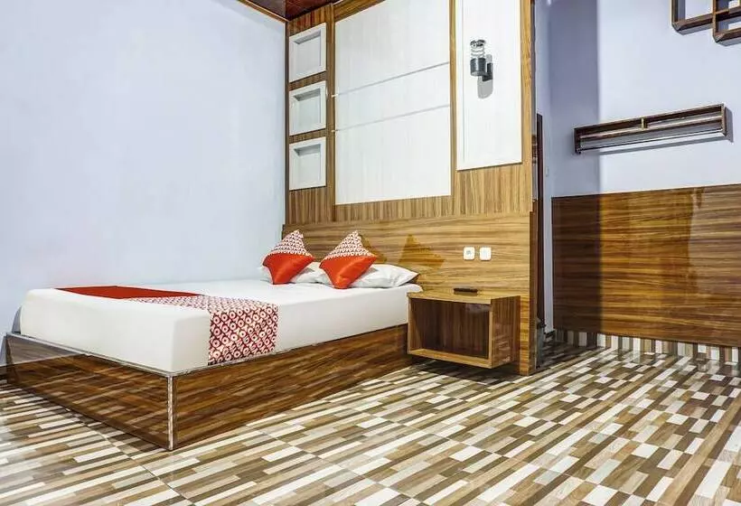Hotelli Oyo 90925 Penginapan Dafandra Beach