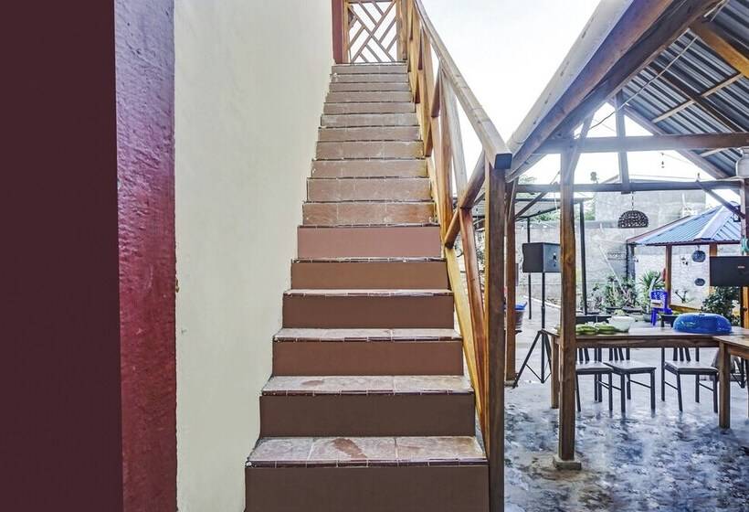 Szálloda Oyo 90925 Penginapan Dafandra Beach