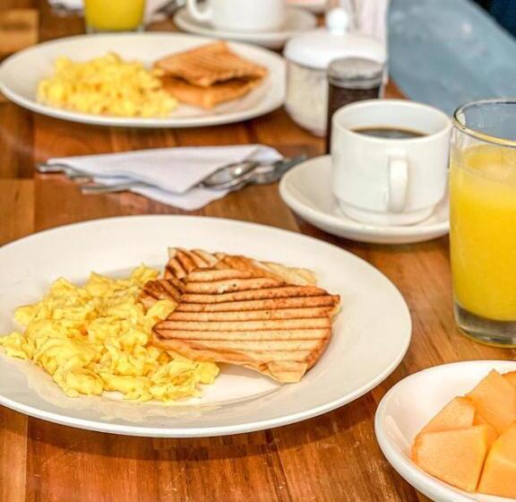 هتل Luna Cartagena Airport