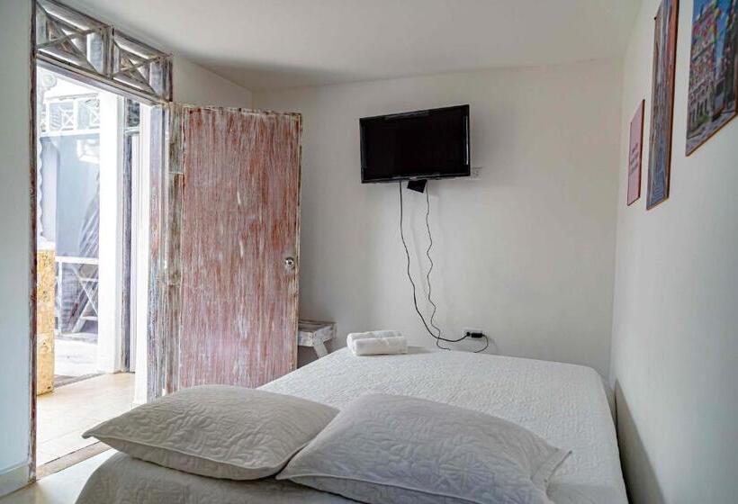 هتل Luna Cartagena Airport