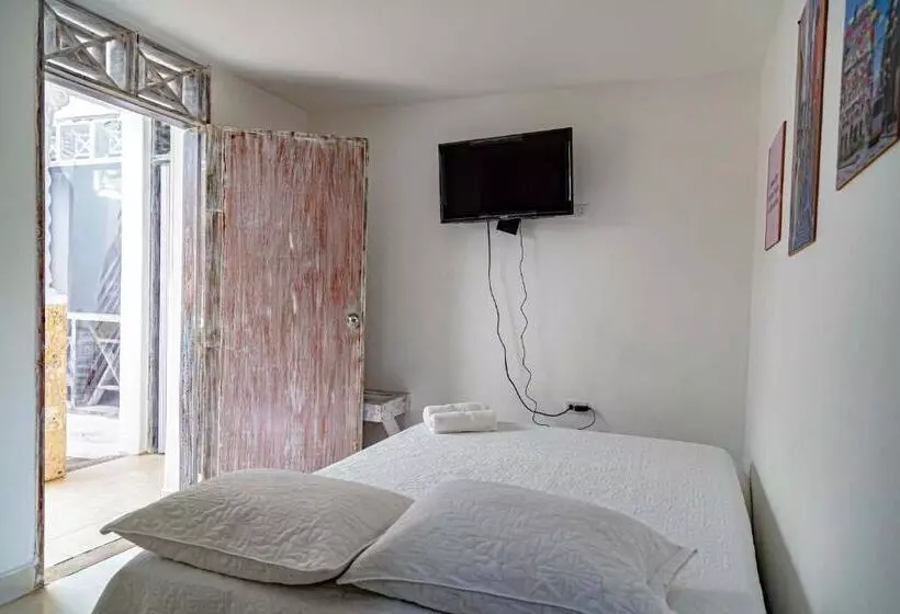 هتل Luna Cartagena Airport