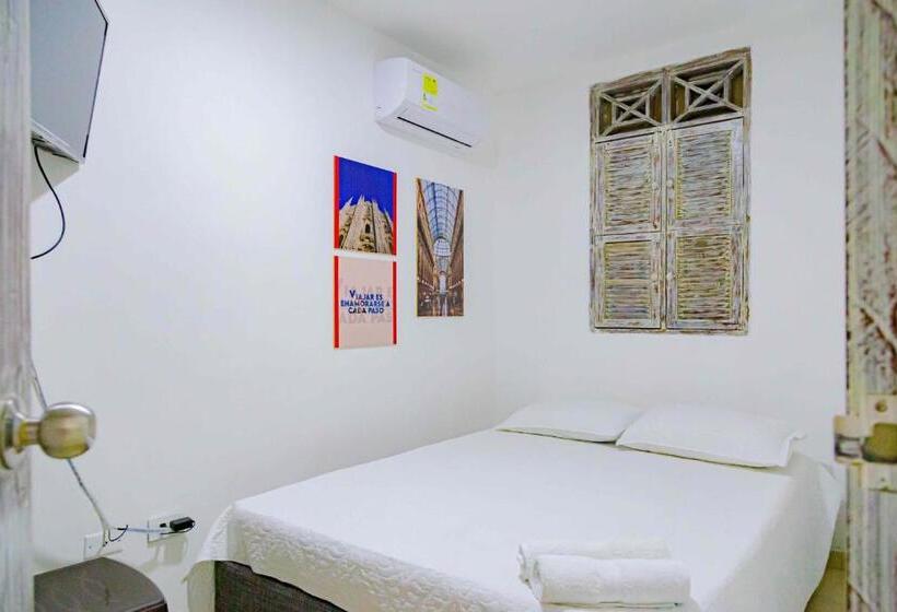 هتل Luna Cartagena Airport