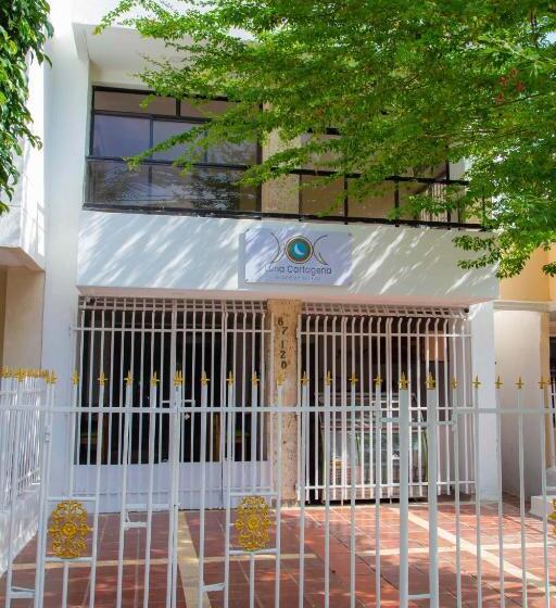 هتل Luna Cartagena Airport