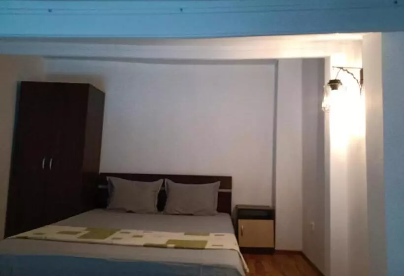 Majatalo Guest House аnestievi