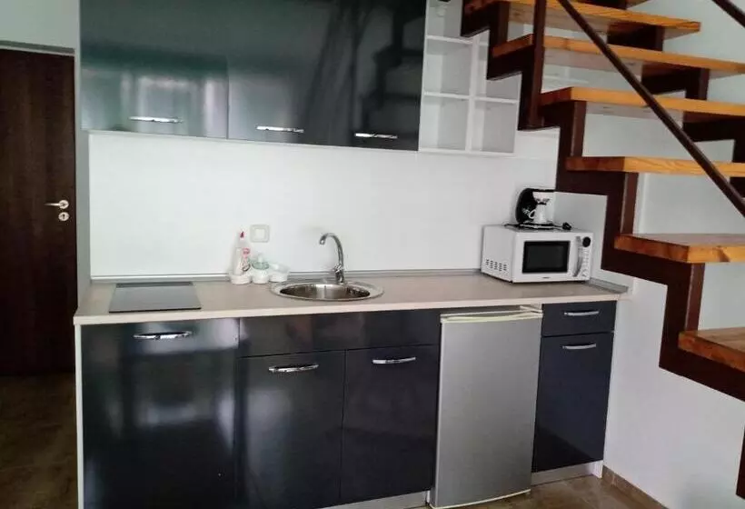Majatalo Guest House аnestievi