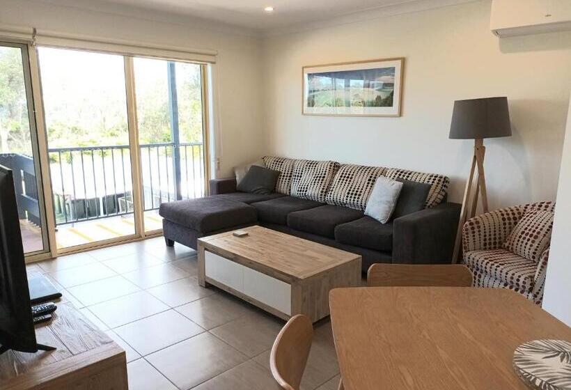 Grandeur Holiday Units