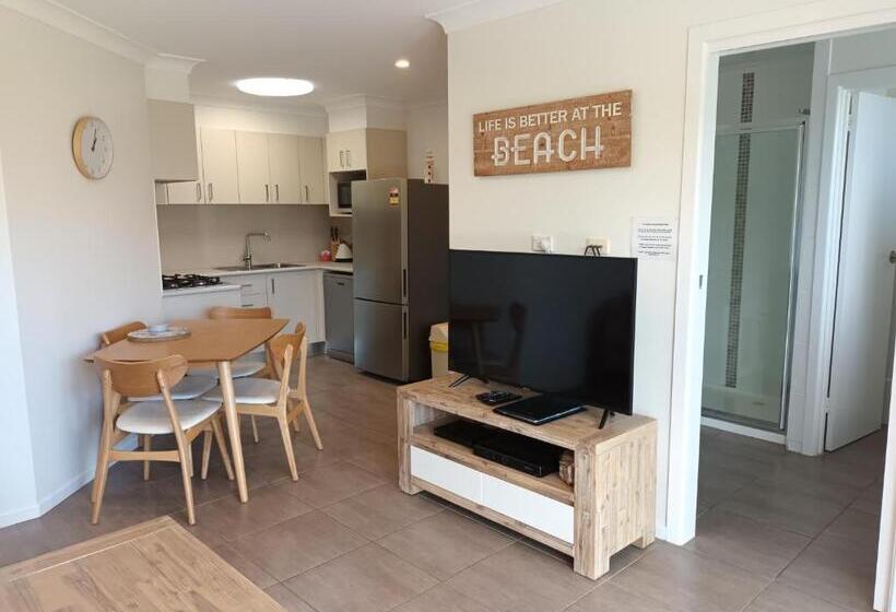 Grandeur Holiday Units