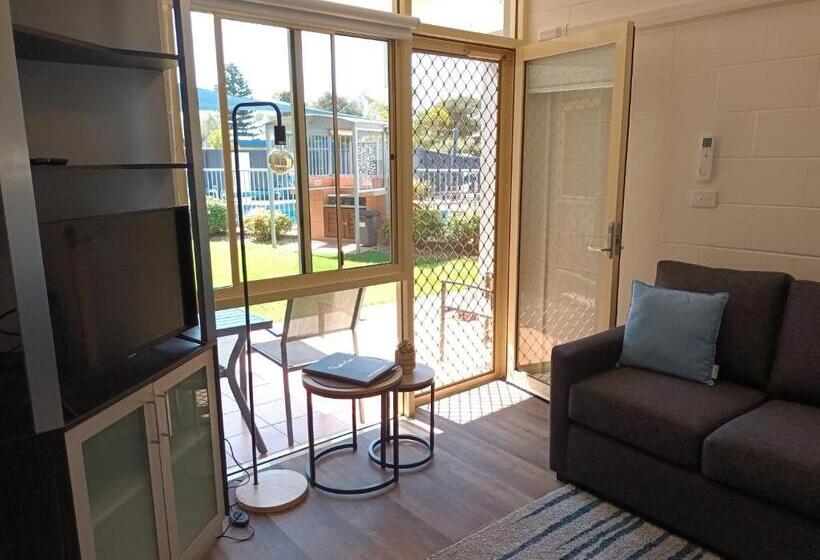 Grandeur Holiday Units