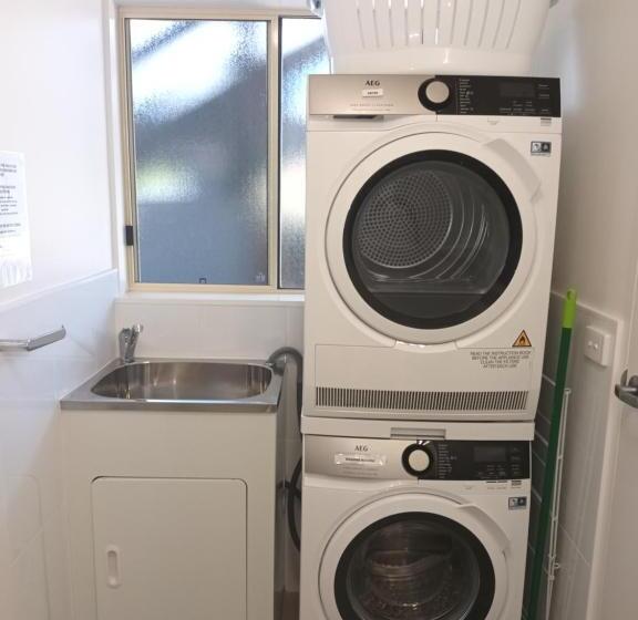 Grandeur Holiday Units