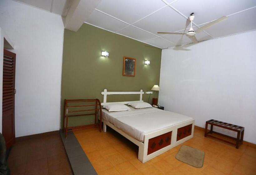 Hotel Peradeniya Rest House