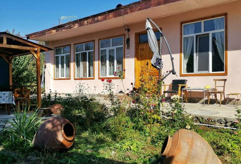 پانسیون Tatev Guest House