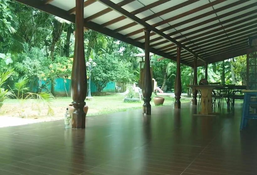 Bed and Breakfast Manik Villa