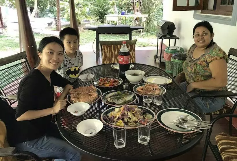 Bed and Breakfast Manik Villa