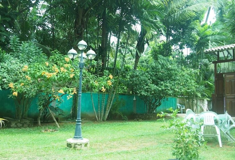 مبيت وإفطار Manik Villa