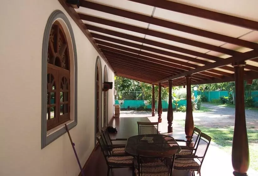 Bed and Breakfast Manik Villa