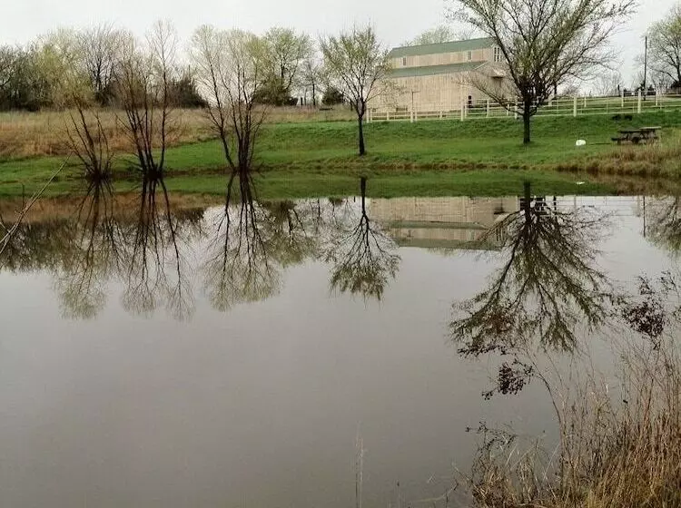 Bed and Breakfast Netherfield Natural Farm